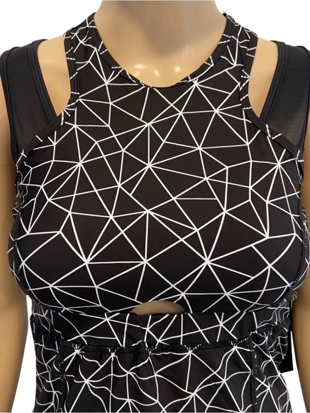 Karma Womens Geometric Print Black & White Racerback Tank Top With Built-In Bra